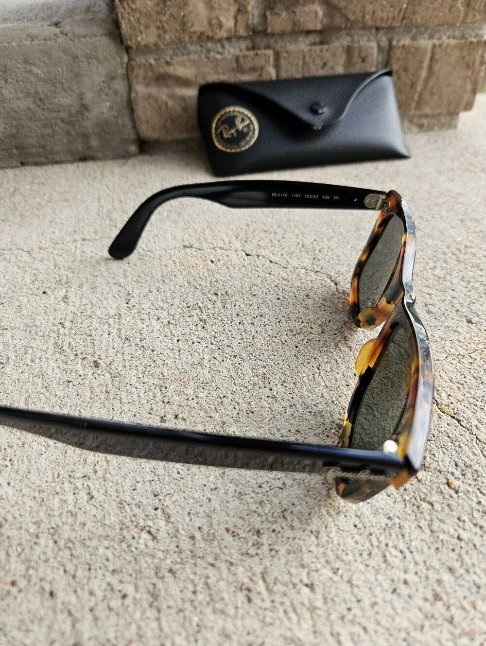 Ray-Ban Wayfarer Tortoiseshell Sunglasses with Black Lenses